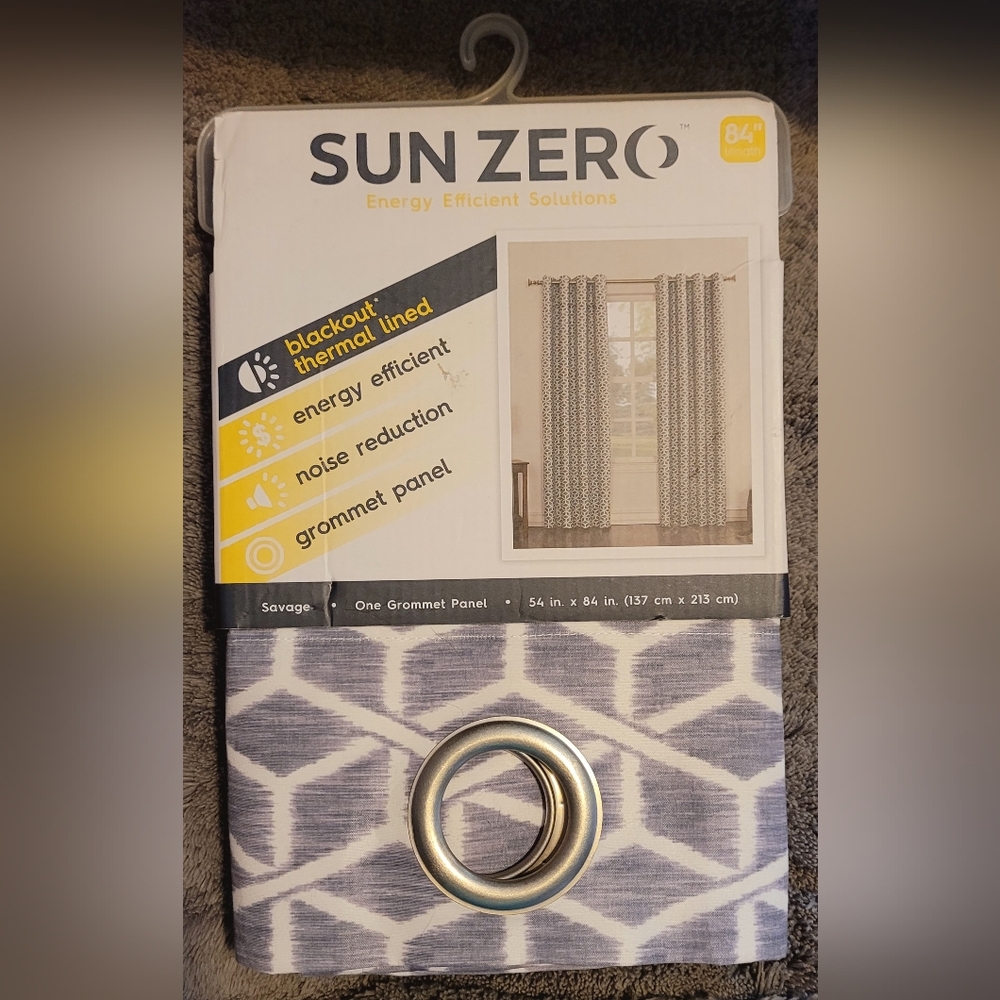 NWT Sun Zero Blackout Thermal Lined Grommet Panel